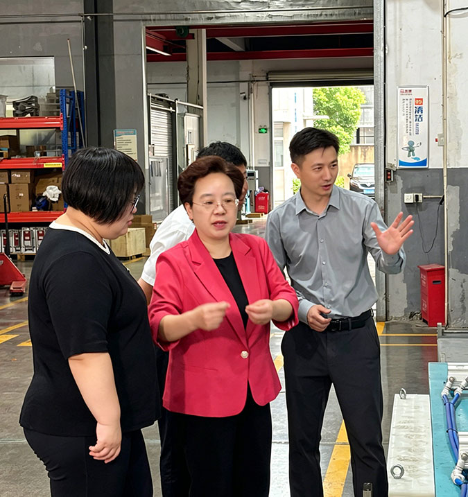 江阴市月城镇孔书记携镇政府考察海菲